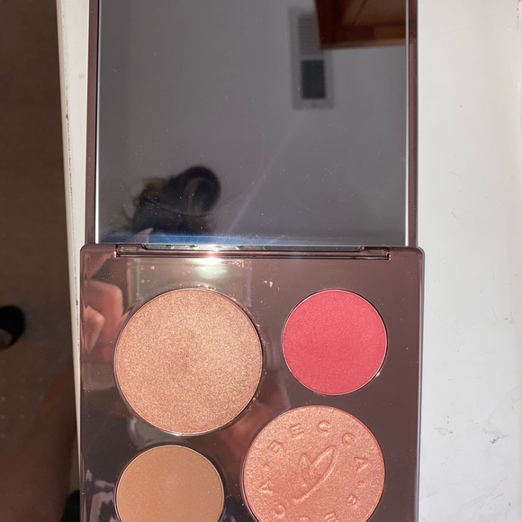 becca x chrissy teigen glow face palette - Picture 3 of 4